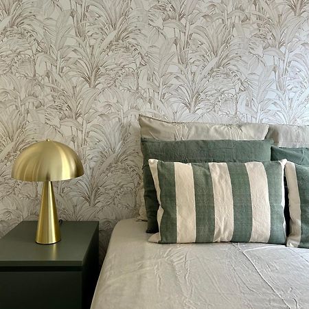 Menton Carre D'Or - Private Garage Apartment Екстериор снимка
