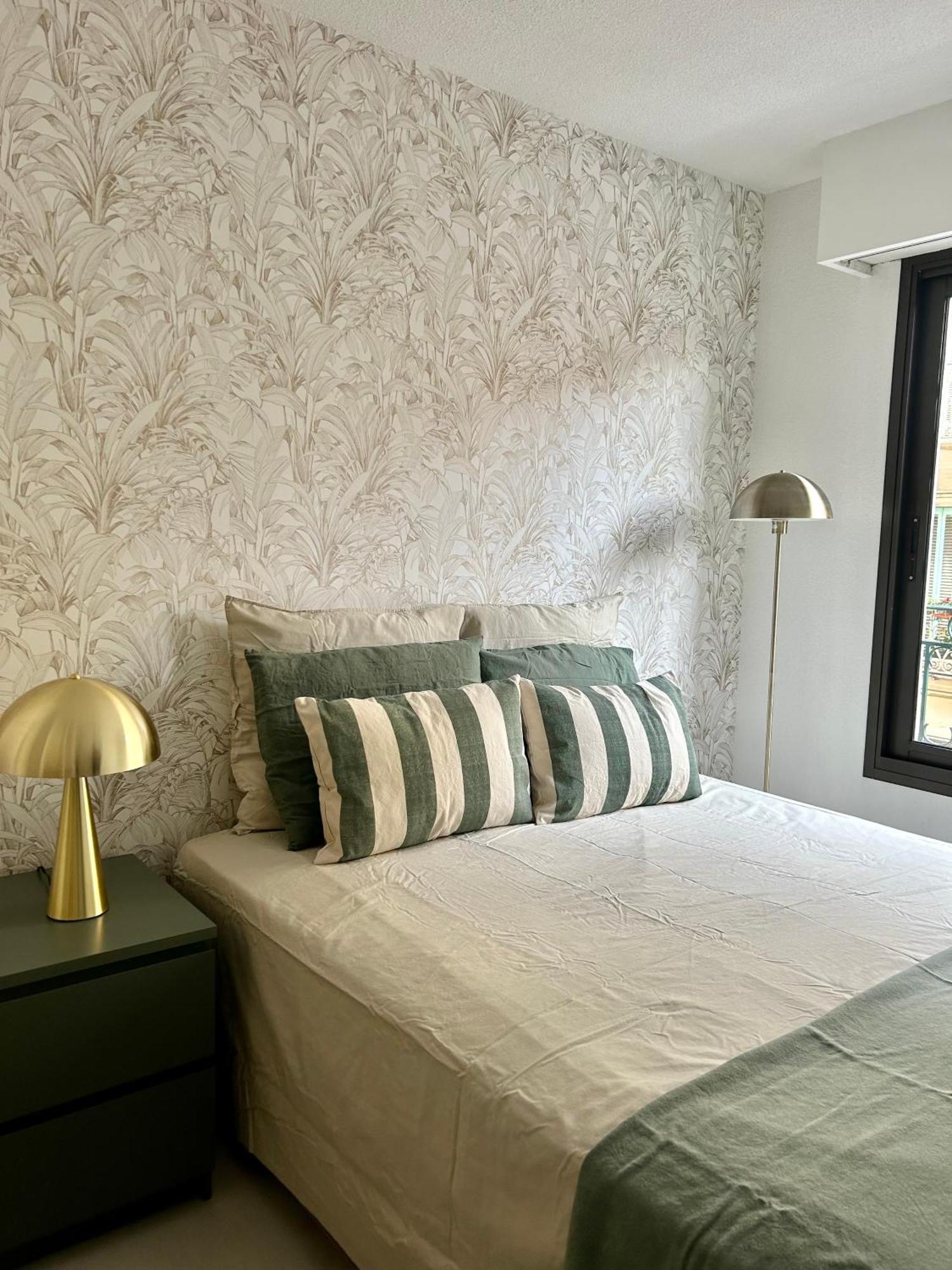 Menton Carre D'Or - Private Garage Apartment Екстериор снимка